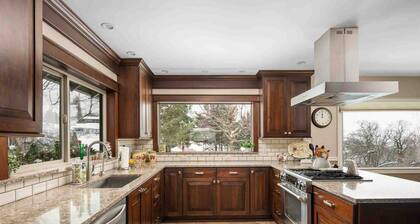Expansive Panoramic View of Columbia Gorge, Enormous Deck and Seating, BBQ, Billiards, Darts, Games