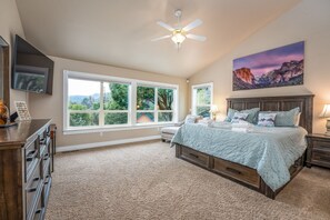 5 Schlafzimmer, Betten mit Memory-Foam-Matratzen, Bügeleisen/Bügelbrett