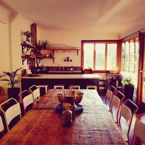 Dining - Temora House is the Queen of main street & sits high over beautiful Healesville  (Healesville)