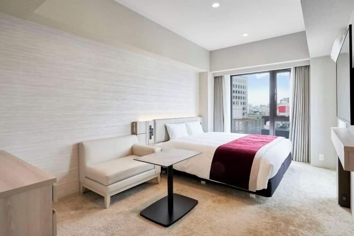 Down duvets, in-room safe, laptop workspace, blackout curtains