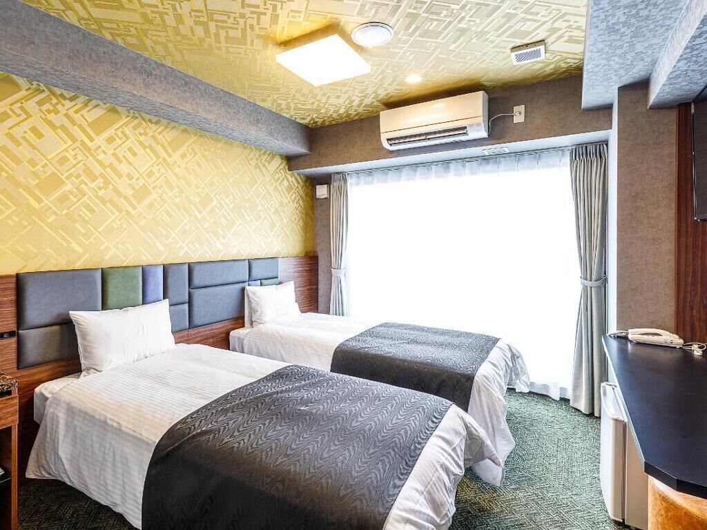 Down duvets, desk, free WiFi, bed sheets