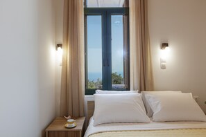 3 bedrooms, iron/ironing board, free WiFi, bed sheets - Villa Onoufris - villa of 1927, spectacular views (Chania)