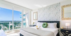 Fer et planche à repasser, lit de bébé portatif, Wi-Fi, literie fournie