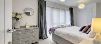 Marston Croft Cottage | Hot Tub | Sleeps 7 |Southam | Inspire Homes