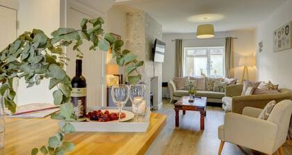 Charming Country Cottage near Cotswolds Sleeps 8 4 bathrooms Kineton Near M40 Gaydon - Inspire Homes