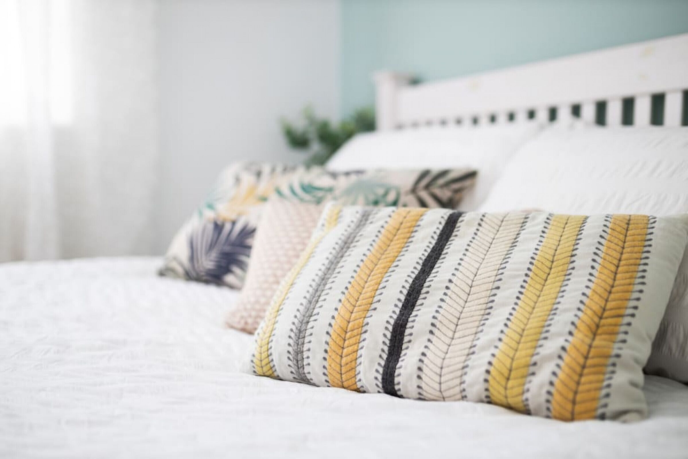 3 makuuhuonetta, työpöytä, silitysrauta/-lauta, vauvan matkasänky