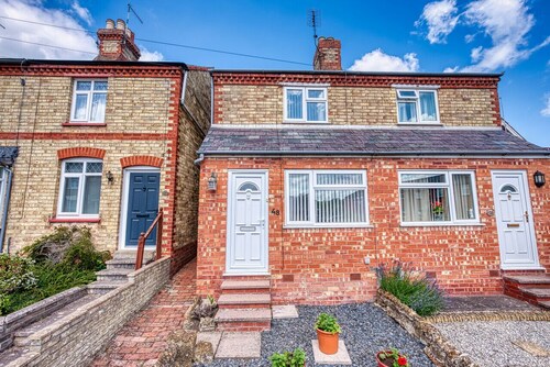 Pendicke Cottage | 3 bed house | Sleeps 6 | Southam Centre | Dog Friendly | Inspire Homes