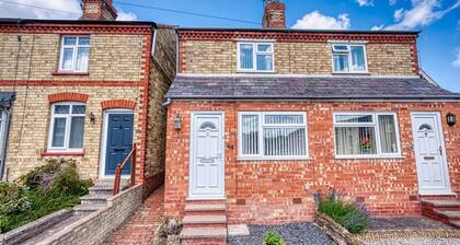 Pendicke Cottage | 3 bed house | Sleeps 6 | Southam Centre | Dog Friendly | Inspire Homes