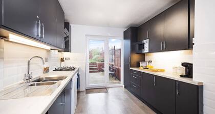Pendicke Cottage | 3 bed house | Sleeps 6 | Southam Centre | Dog Friendly | Inspire Homes