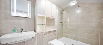 Pendicke Place Cottage | 2 bed house sleeps 4 | Southam Centre | Inspire Homes