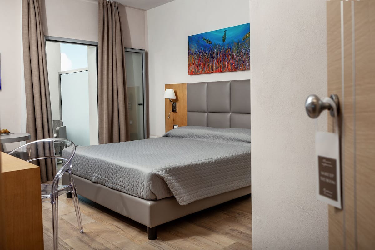 Junior Suite | 1 bedroom, Egyptian cotton sheets, premium bedding, in-room safe