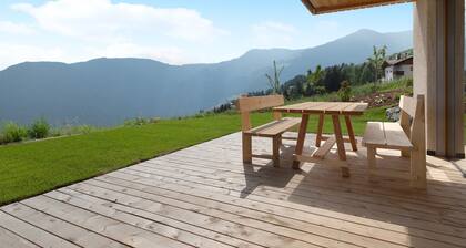 Ferme 'GipfelglĂŒck' avec vue sur les montagnes, terrasse privĂ©e et Wi-Fi