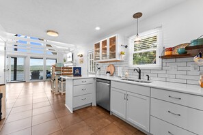 Fridge, microwave, oven, stovetop - Enchanting Cottage with Sweeping Lake Views, Golden Sunsets, Hot Tub, Nature Trail & Dog-Friendly (Blue Eye)