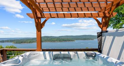 Charming Cottage w Gorgeous Lake View-Stunning Sunsets-Hot Tub-Nature Trail to Lake-Dog Friendly