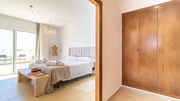 5 slaapkamers, een strijkplank/strijkijzer, reisbedje, gratis wifi