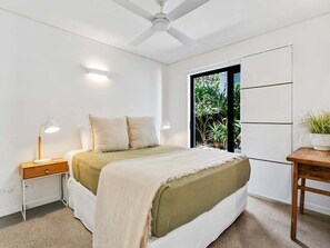 2 bedrooms, desk, iron/ironing board, free WiFi