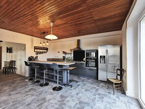 Fridge, microwave, dishwasher