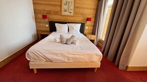 4 bedrooms, free WiFi, bed sheets, wheelchair access