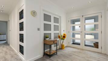 House | 6 bilik tidur