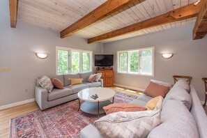 Smart TV, tavolo da calcetto