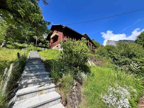 Property grounds - Apartment for 14, renovated, pets allowed, parking (Samoëns)