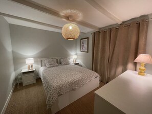 3 chambres, chambres insonorisées, fer et planche à repasser, Wi-Fi