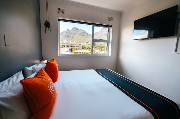 Premium bedding, in-room safe, desk, iron/ironing board