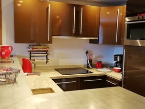 Frigorifero, microonde, forno, lavastoviglie