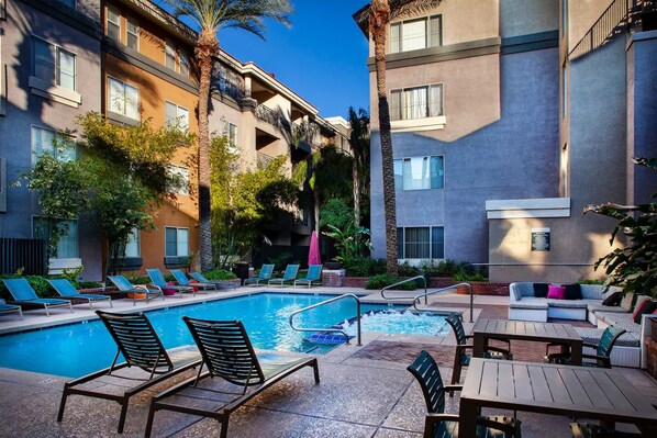 Pool - 2 Bedroom / 2 Bath Condo in Old Town Scottsdale (Scottsdale)