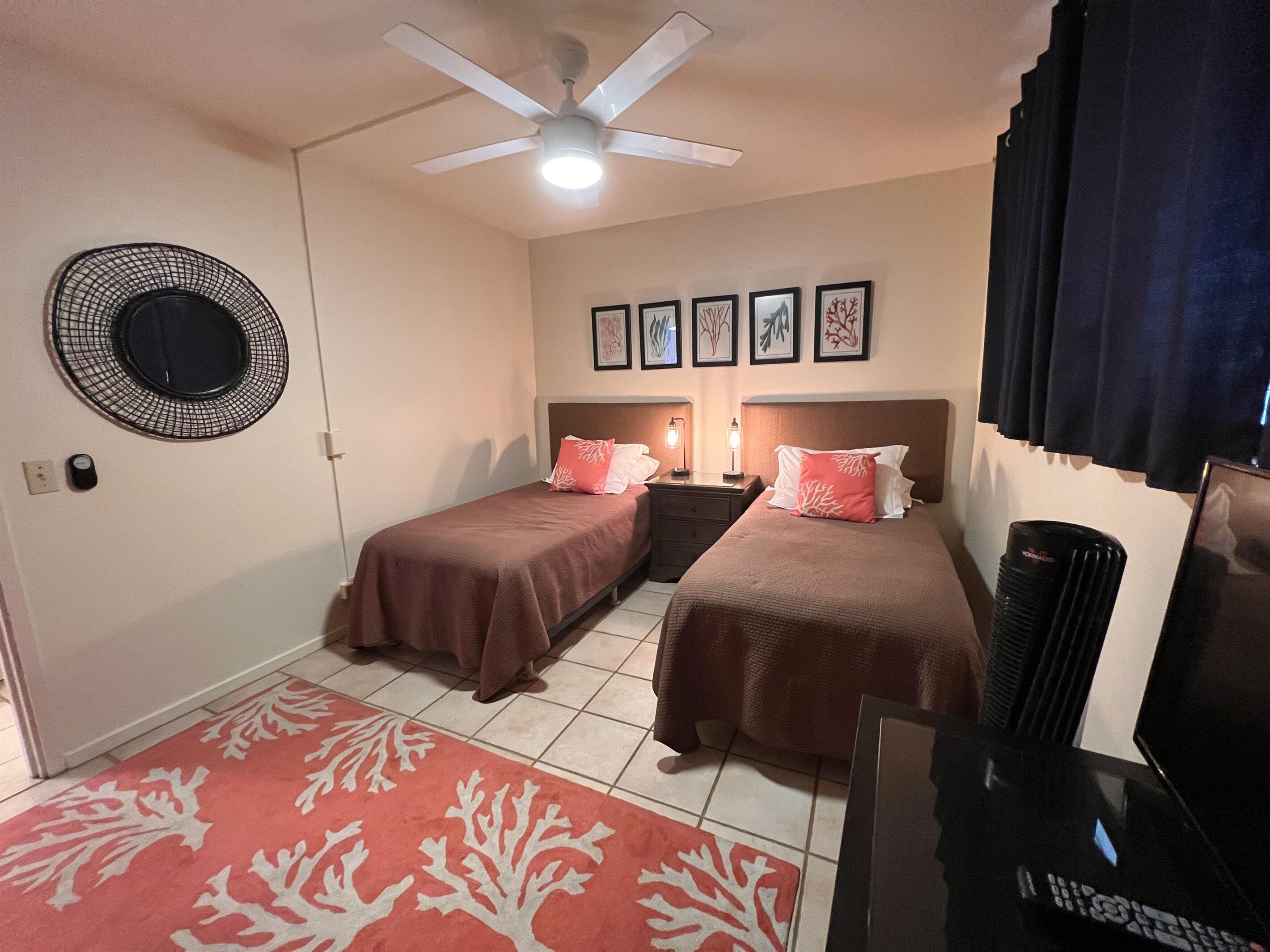 2 bedrooms, desk, iron/ironing board, free WiFi