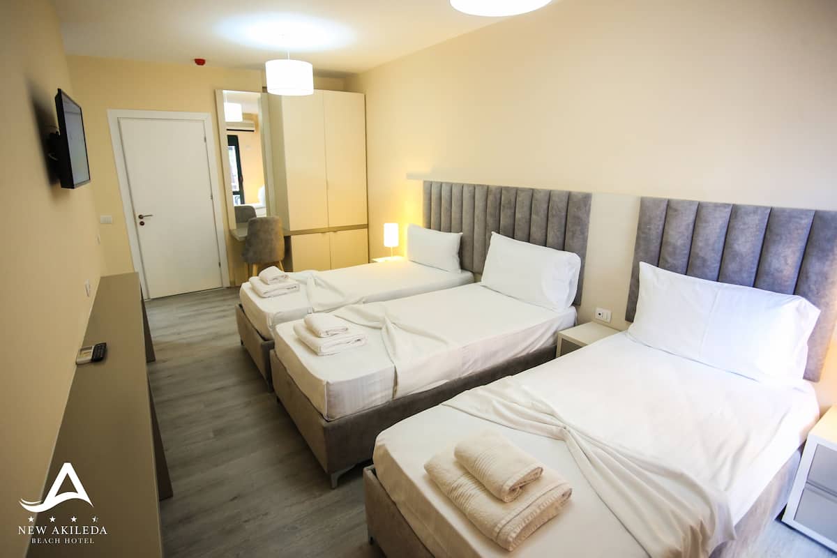 Standard Twin Room | In-room safe, free WiFi, bed sheets, wheelchair access