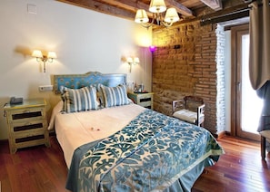7 chambres, lit parapluie, Wi-Fi gratuit, draps fournis