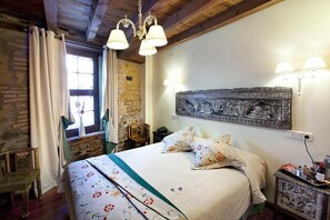 7 chambres, lit parapluie, Wi-Fi gratuit, draps fournis