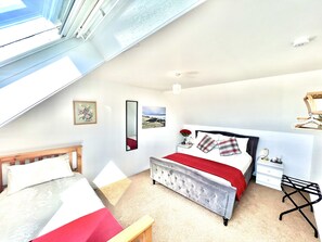 3 多间卧室、免费 WiFi、床单