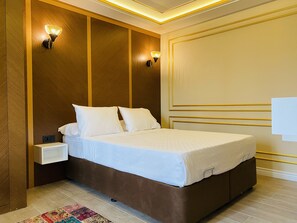 Grand-Suite | Hochwertige Bettwaren, kostenloses WLAN, Bettwäsche, Rollstuhlgeeignet