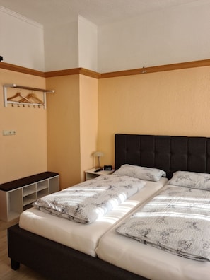 Family Room | Travel cot, free WiFi, bed sheets - Pension Kreihe (Bad Lauterberg)