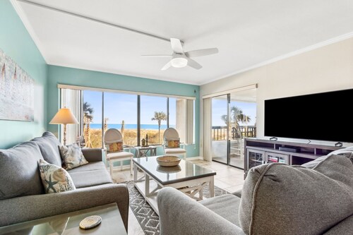 Unobstructed Oceanfront Views in Gated Community