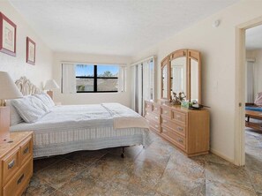 1 bedroom, iron/ironing board, free WiFi, bed sheets - Waterfront 1BR/2BA condo in Marco Island with pool, WiFi, and marina access. (Marco Island)