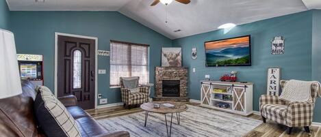 TV connectée, cheminée, jeux vidéo