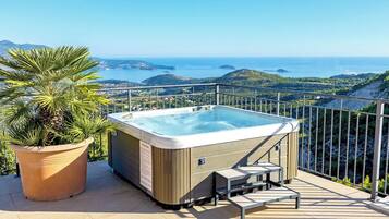 Bañera de hidromasaje exterior