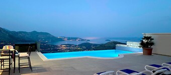 Luxury Villa Olive with heated infinity pool and Jacuzzi - near Dubrovnik