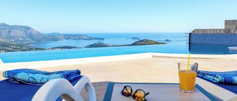 Piscine extérieure, piscine chauffée