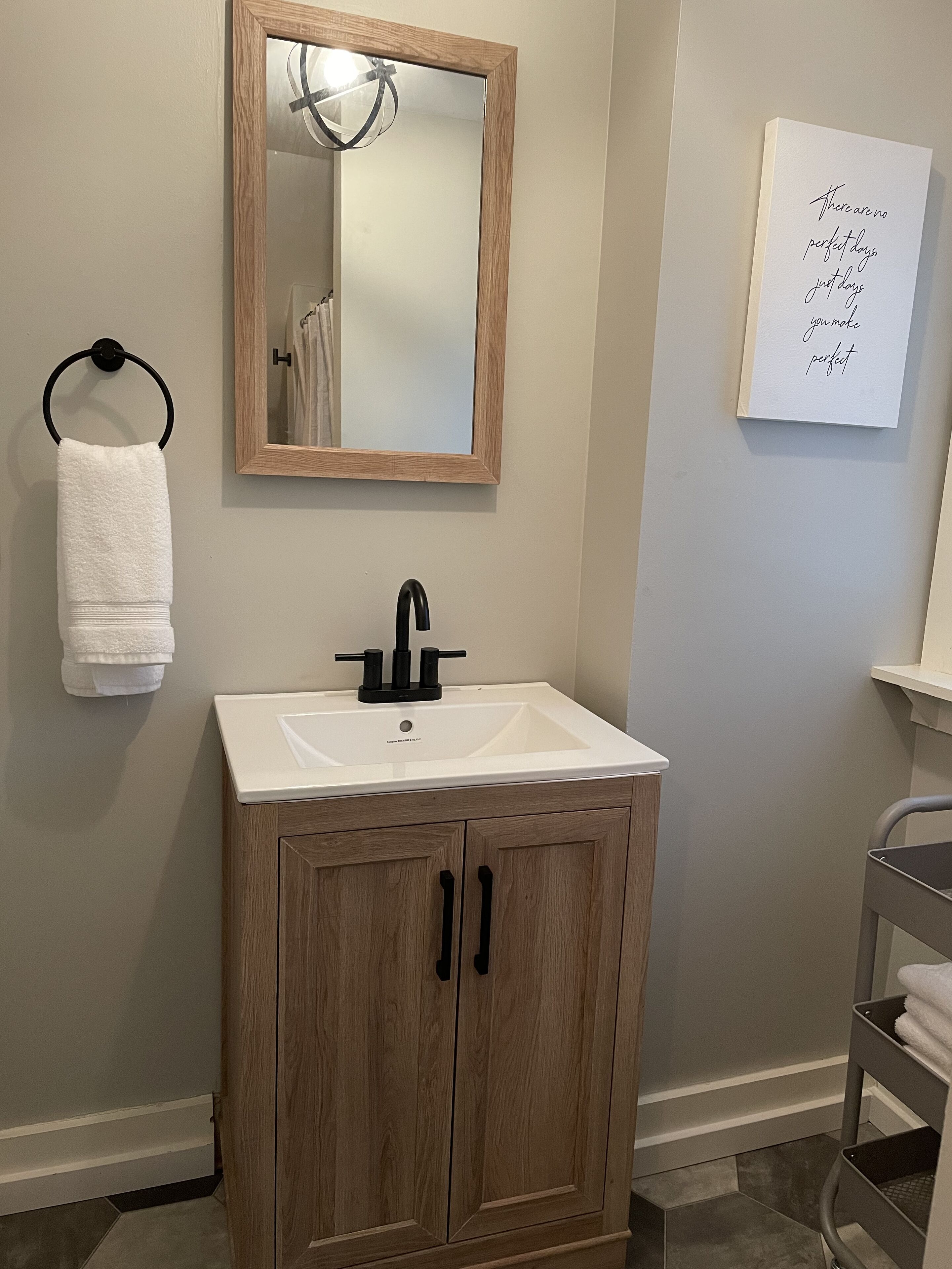 淋浴设施、吹风机、毛巾、肥皂