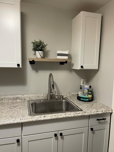 Charming Newly Renovated 1 Bedroom