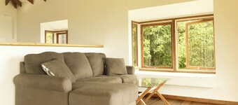 Cosy off grid cabin 15 minutes from beautiful beaches