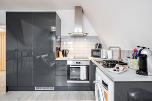 公寓 | 私人厨房 | 冰箱、微波炉、烤箱、炉灶