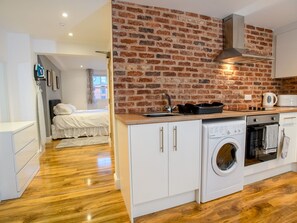 Fridge, microwave, oven, cookware/dishes/utensils