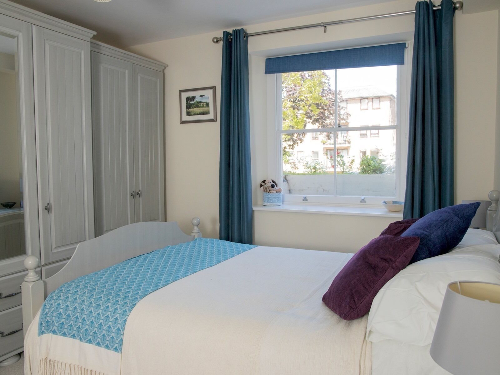 1 bedroom, laptop workspace, bed sheets