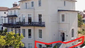 Exterior - Pass the Keys Beautiful Basement Flat. Walk2town/beach/ferry (Ryde)