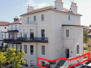 Exterior - Pass the Keys Beautiful Basement Flat. Walk2town/beach/ferry (Ryde)